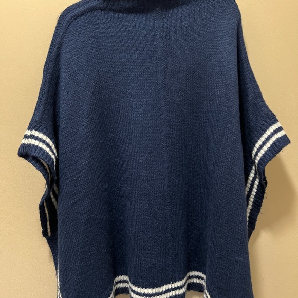 J CREW Wool Alpaca Relaxed Turtleneck Poncho Navy S/M - Picture 3 of 6